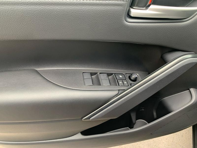 Occasion TOYOTA Corolla Cross 1800 STYLE + Sun Pack  BROWN 41830 € à Diekirch